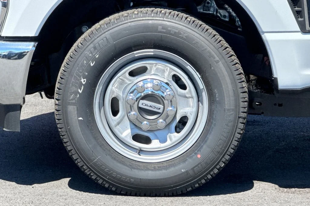 New 2026 Oxford White Ford F-250® XL image 22