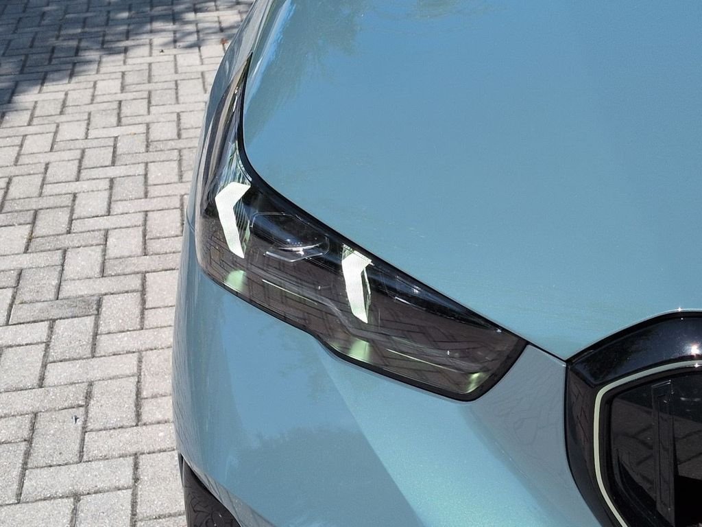 New 2027 Cape York Green Metallic BMW 530i image 10