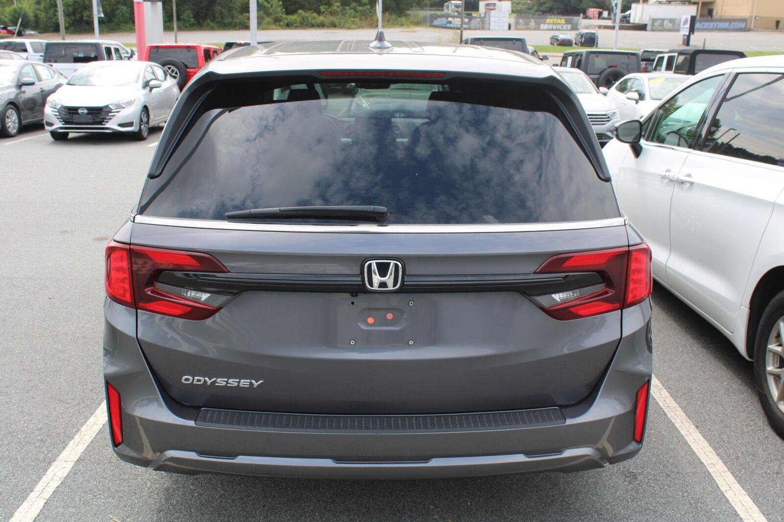 Used 2025  Honda EX-L image 5