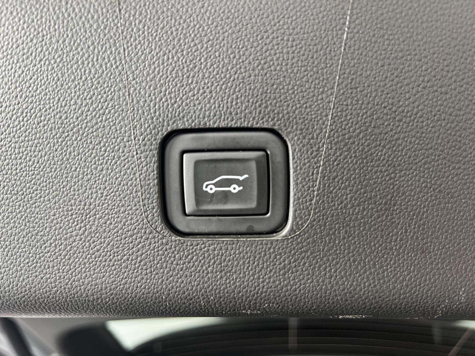 Used 2023 Sterling Gray Metallic Chevrolet LT Cloth image 22
