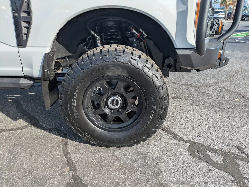 New 2026 Avalanche Ford Lariat image 11