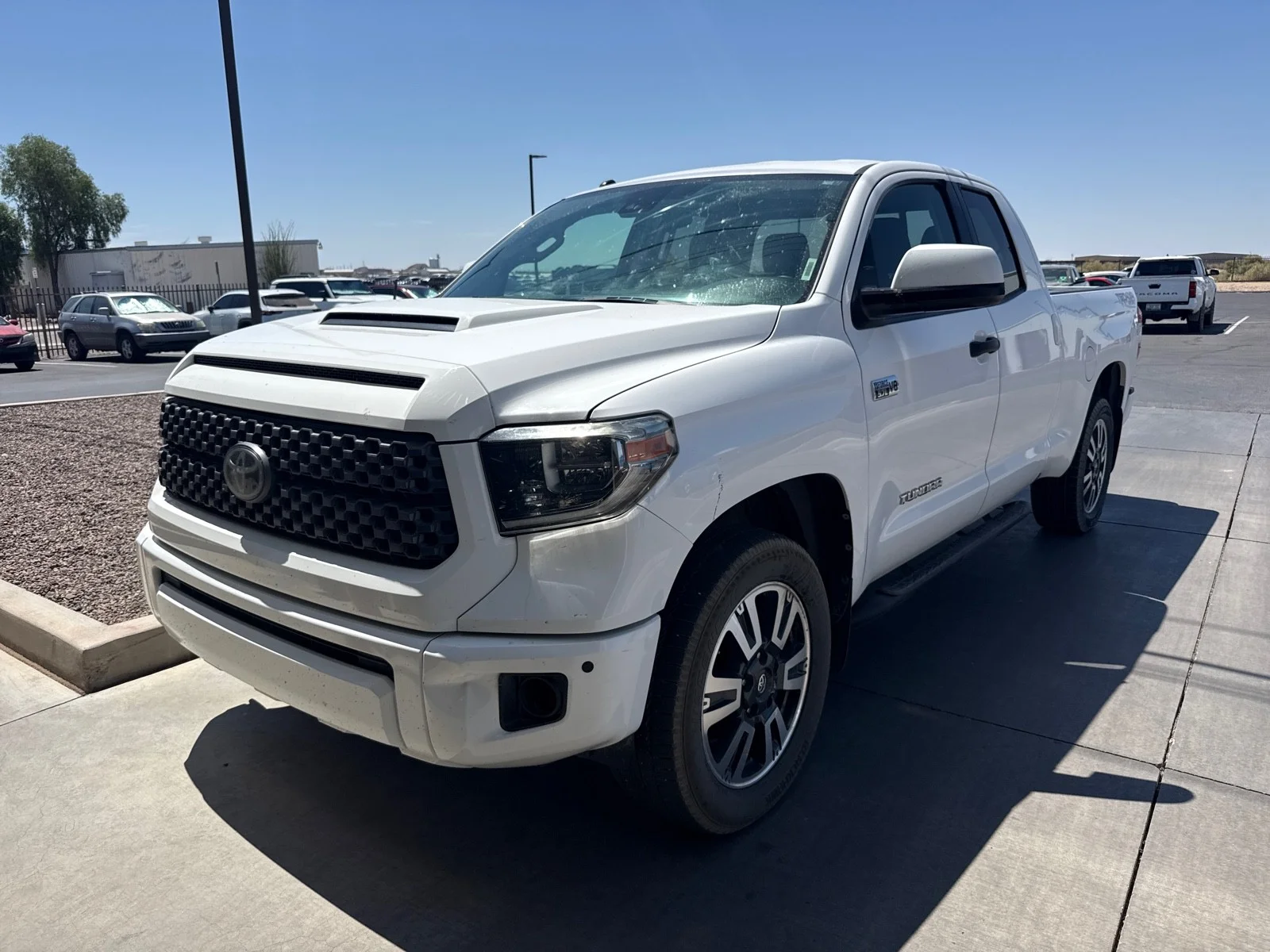 Used 2018 Super White Toyota SR5 image 1