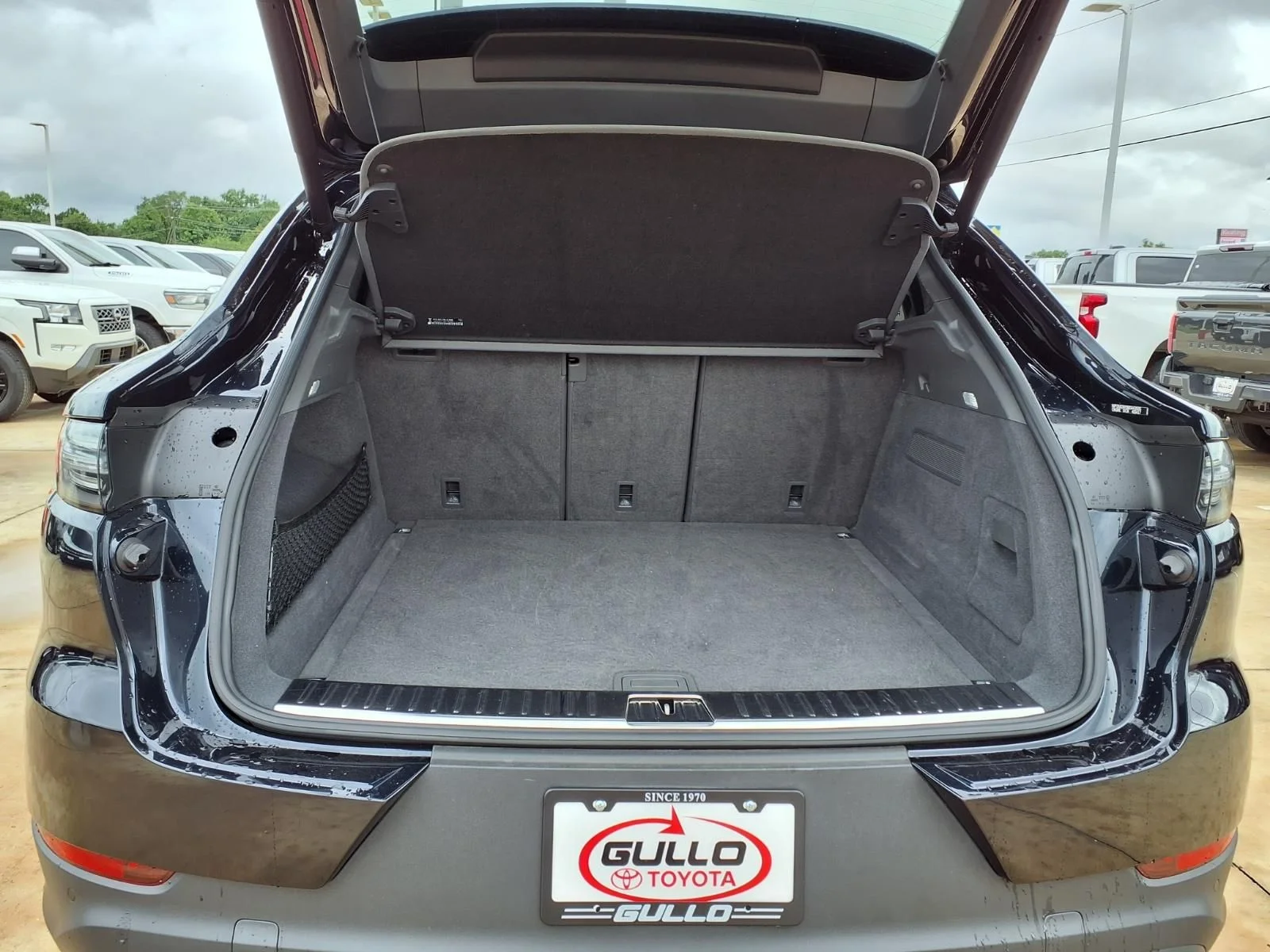 Used 2021 Black Porsche Base image 8