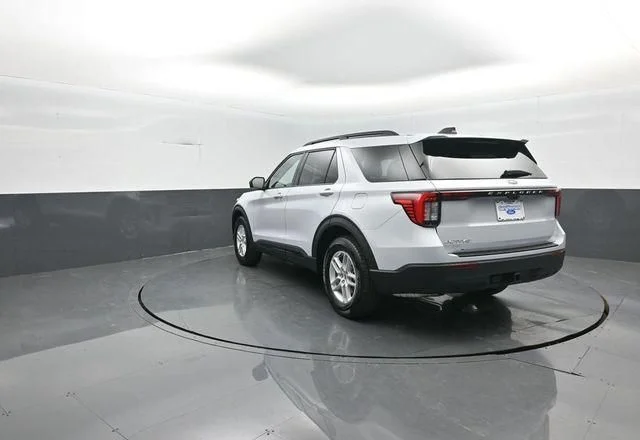 New 2026 Space White Metallic Ford Active image 5