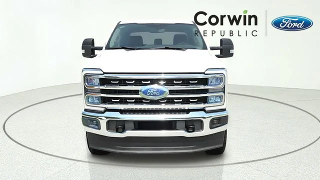 Certified Used 2026 Oxford White Ford Lariat image 3
