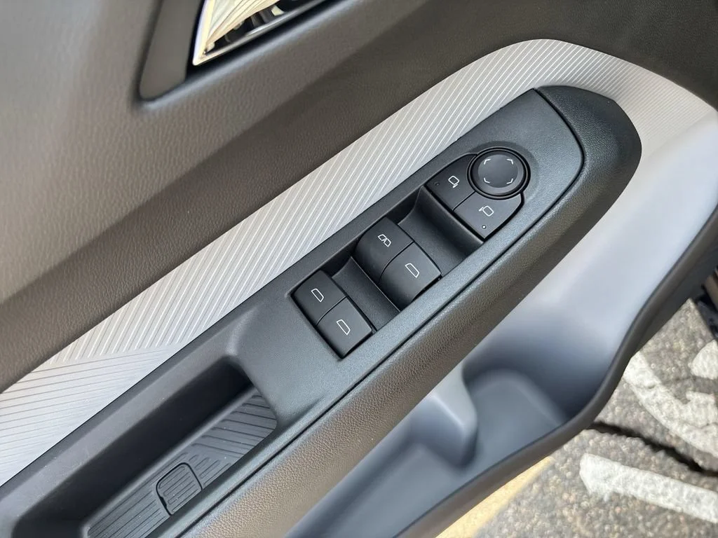 New 2027 Mosaic Black Metallic Chevrolet LT image 22