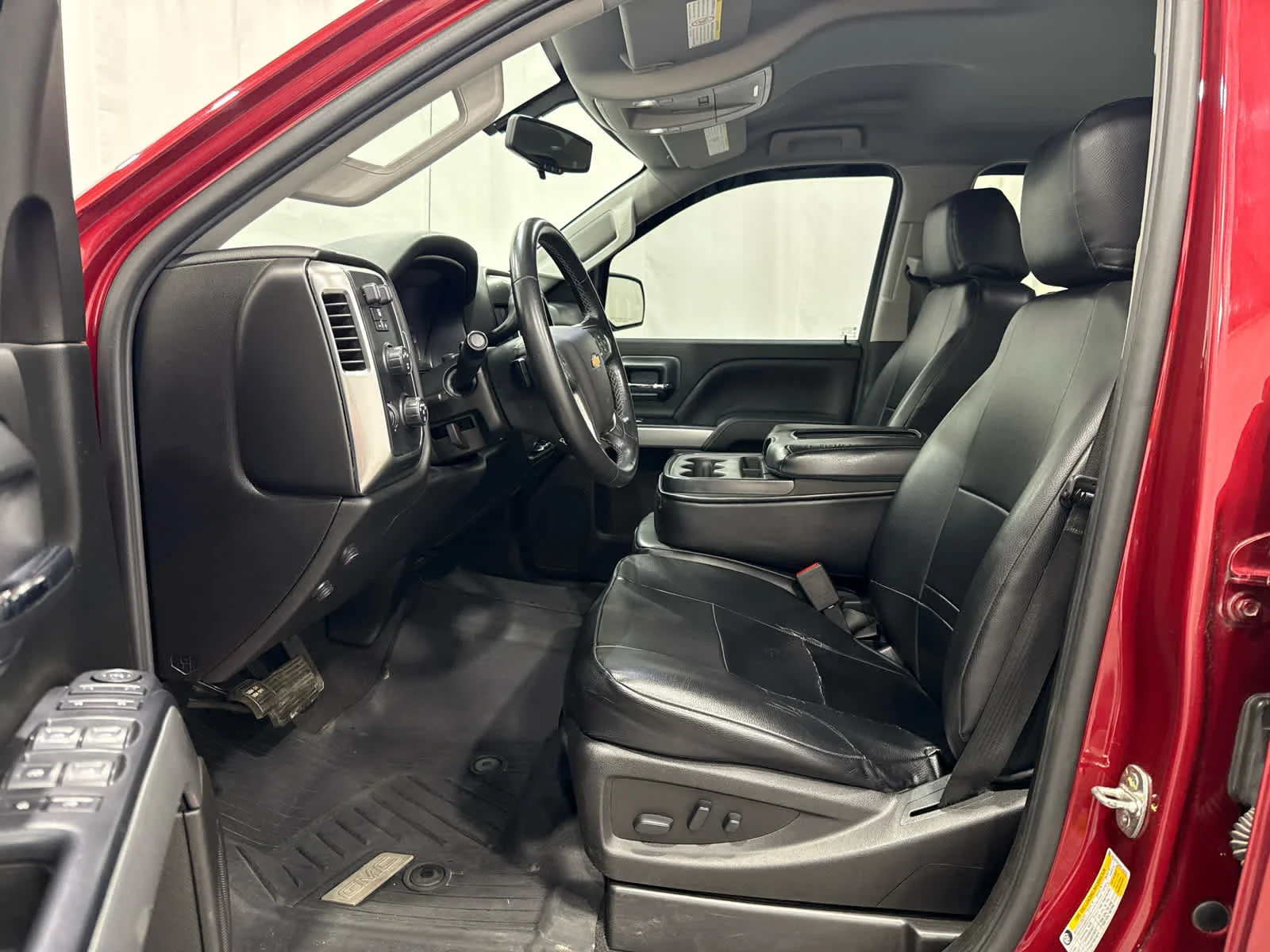 Used 2019 CAJUN RED TINTCOAT Chevrolet LT image 11