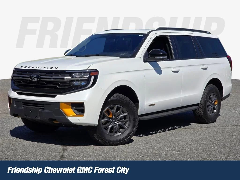 Used 2025 White Ford Tremor image 1