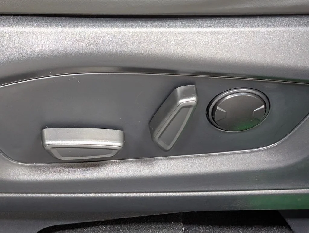 New 2026 Star White Metallic Tri-Coat Ford Active image 11