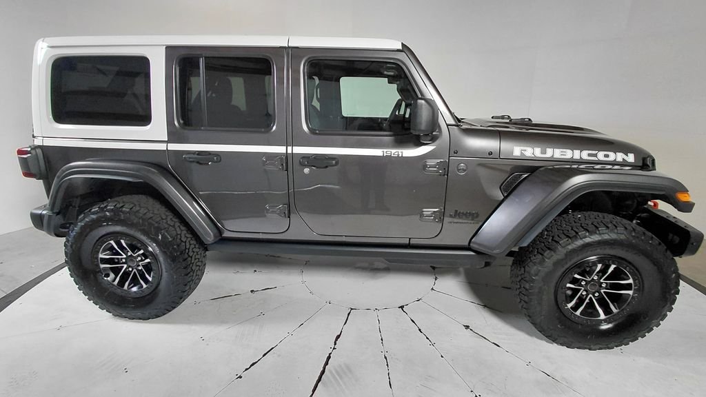 New 2026 Granite Crystal Metallic Clear-Coat Exterior Paint Jeep Rubicon X image 10