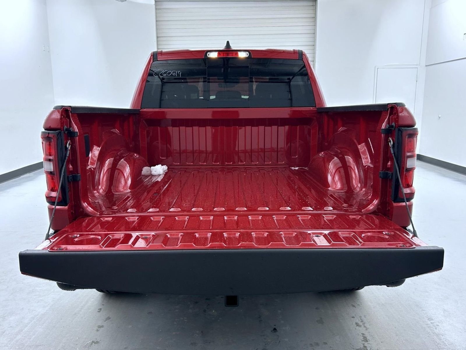 New 2026 Molten Red Pearl-Coat Exterior Paint RAM Big Horn/Lone Star image 20