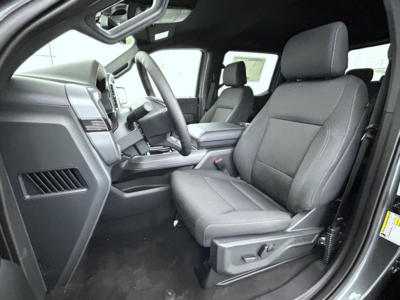 New 2026 Carbonized Gray Metallic Ford XLT image 10