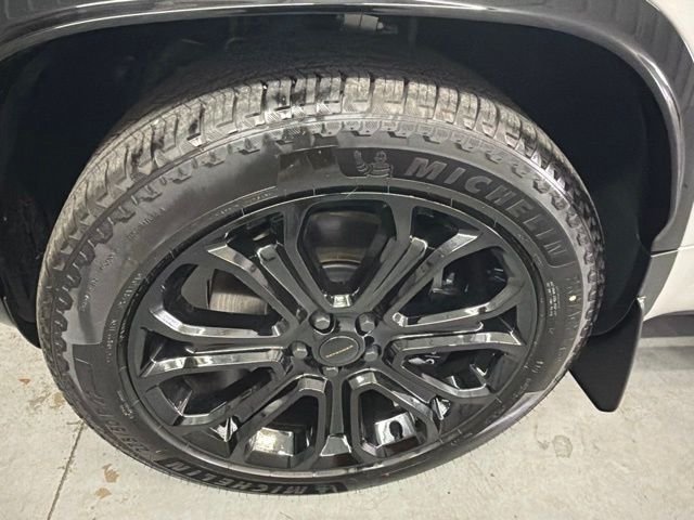 New 2026 Borasco Grey Land Rover OCTA image 26