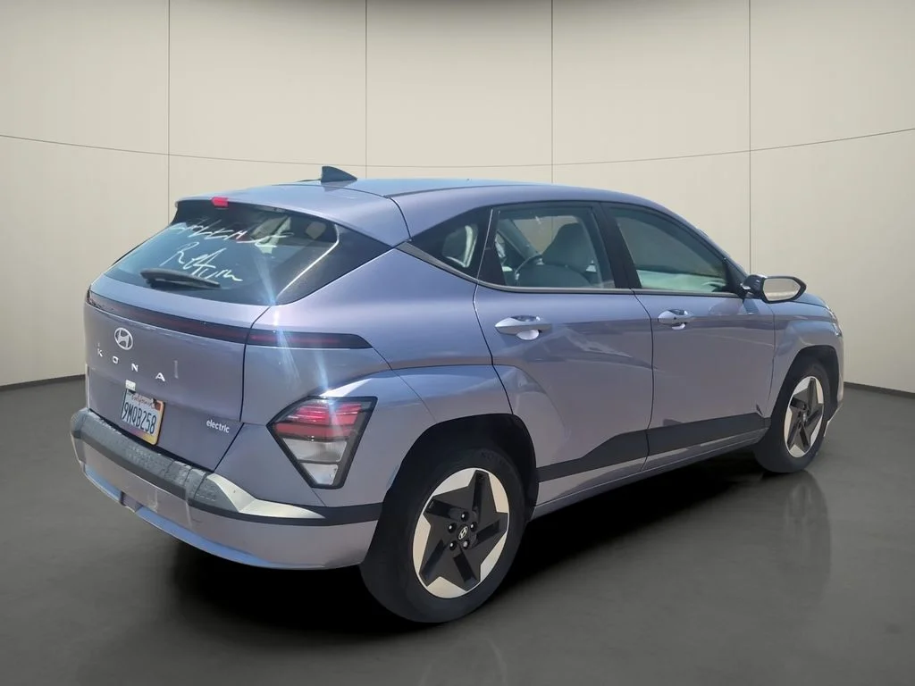 Used 2024 Blue Hyundai SE image 7