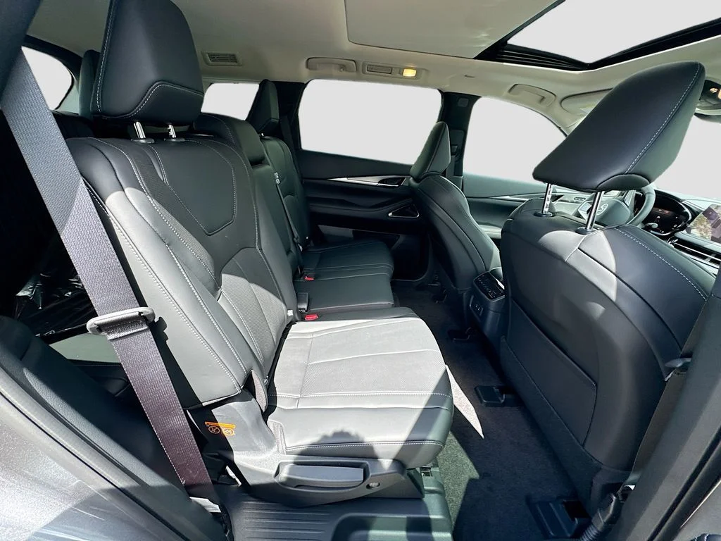 New 2027 GRAPHITE SHADOW INFINITI Luxe FWD image 30