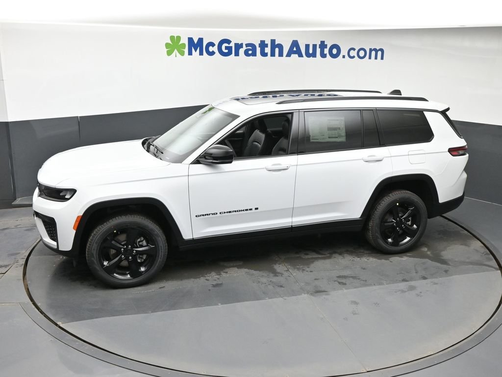 New 2026 Bright White Clear-Coat Exterior Paint Jeep Limited image 24