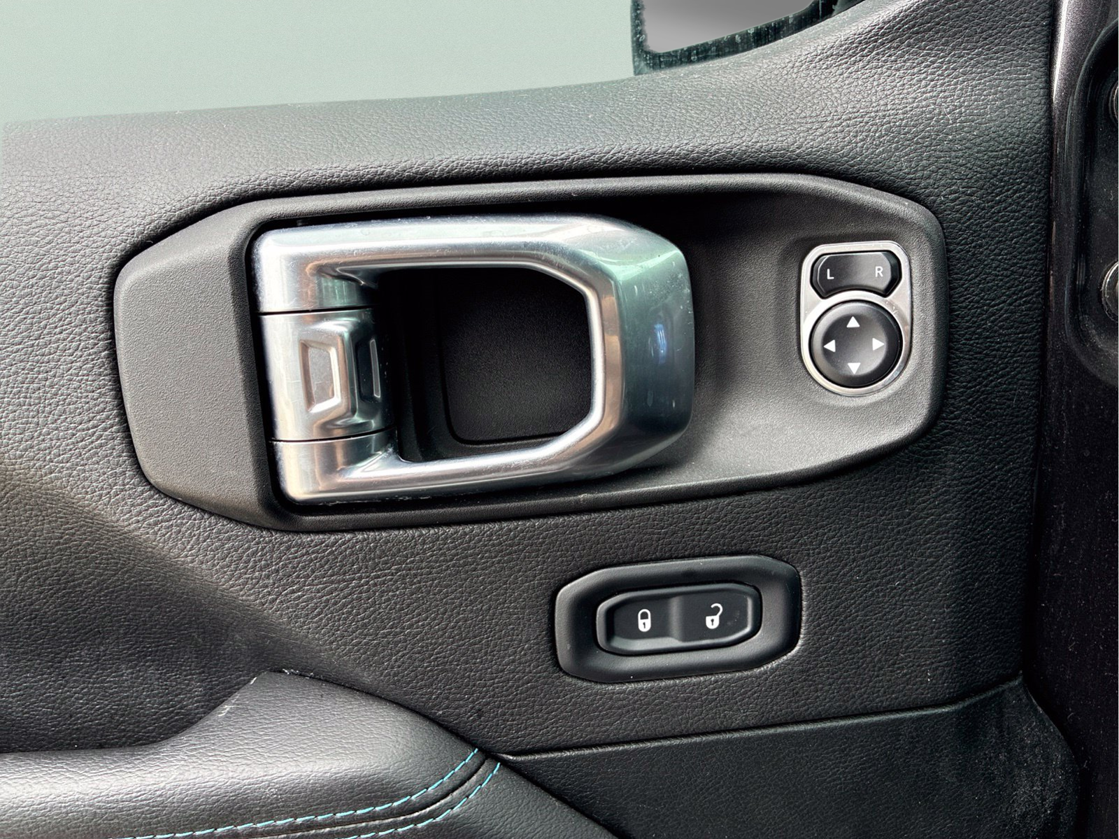 Used 2021 Gray Jeep Unlimited Rubicon 4xe image 24