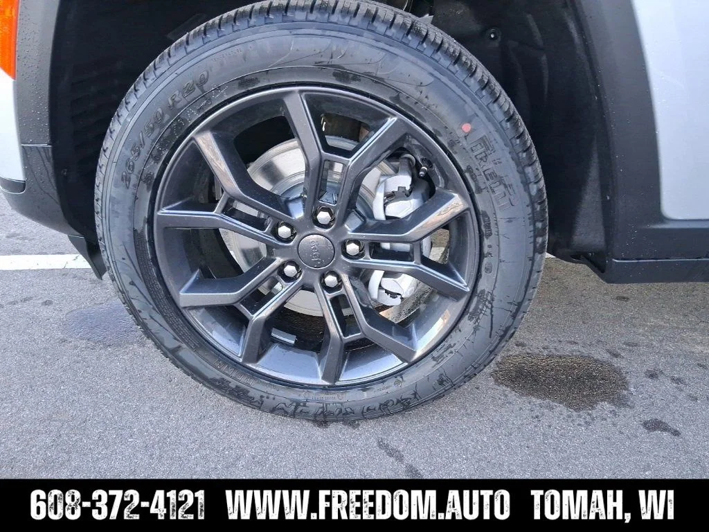 Used 2025 Silver Zynith Jeep Limited image 43