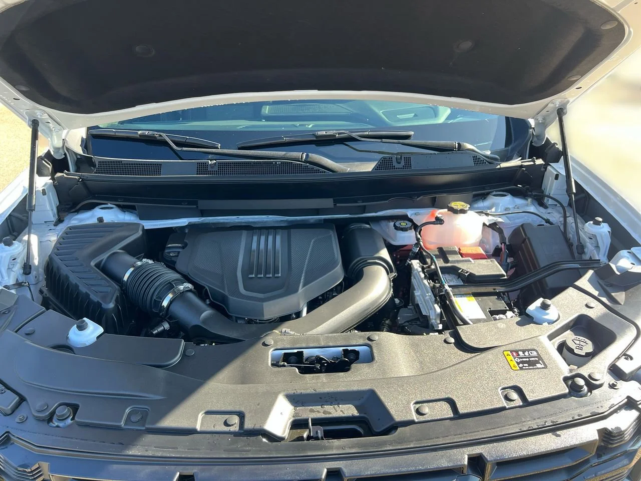 New 2026 Summit White GMC Elevation image 25