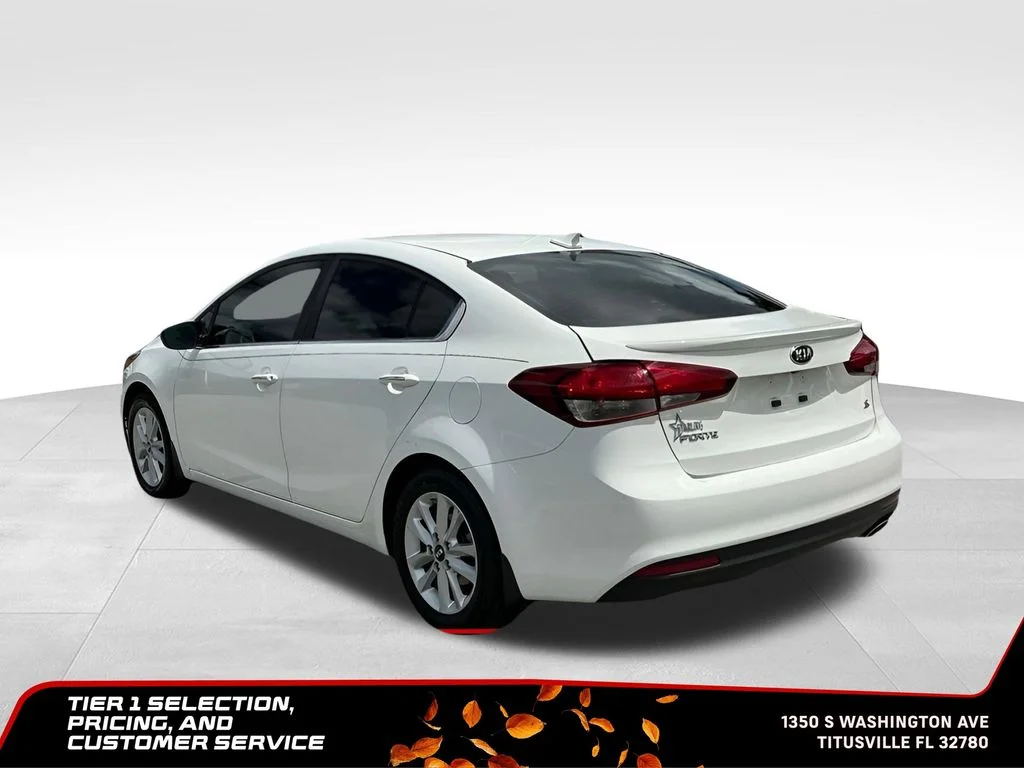 Used 2017 White Kia S image 3