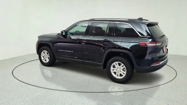 Used 2023 Black Jeep Laredo image 25