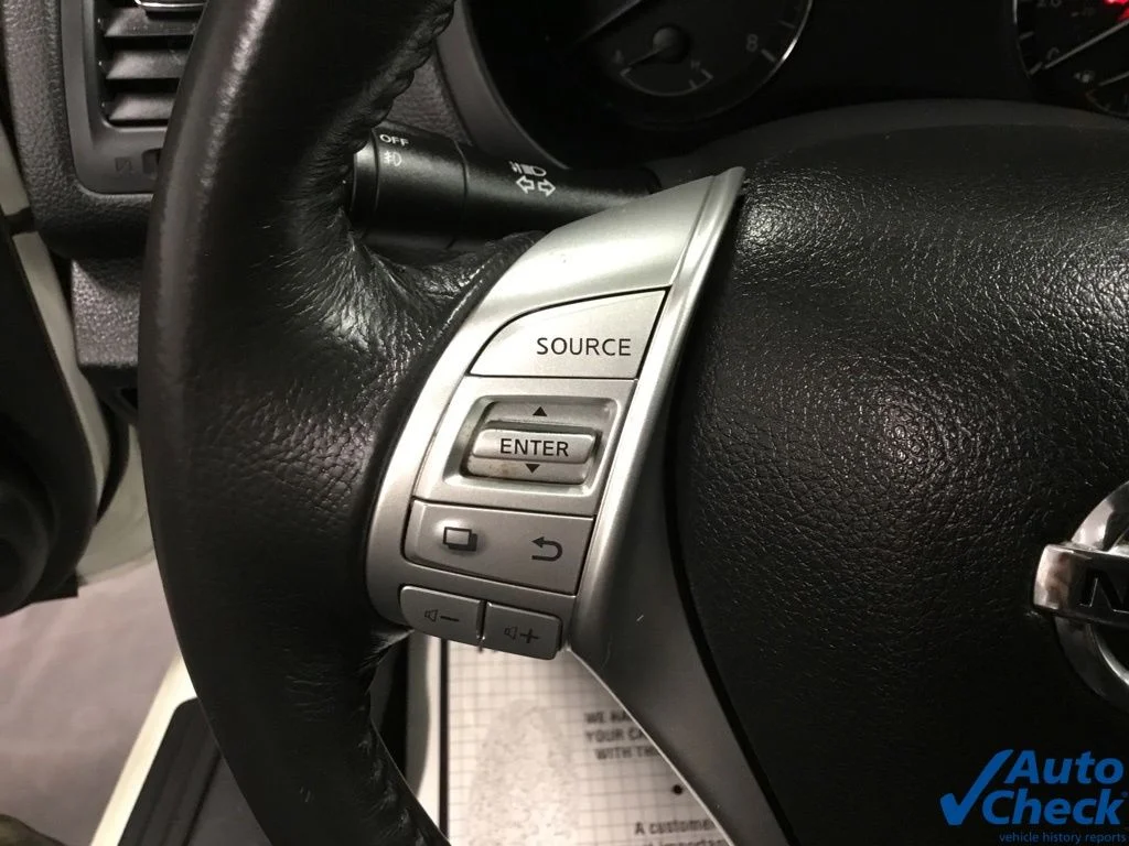Used 2016 White Nissan 2.5 SV image 45