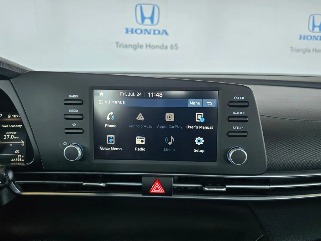 Used 2021 Blue Hyundai SE image 11