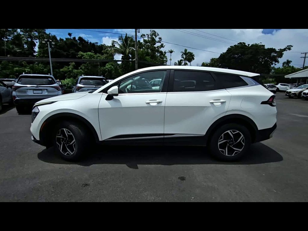 Used 2023 Snow White Pearl Kia LX image 5