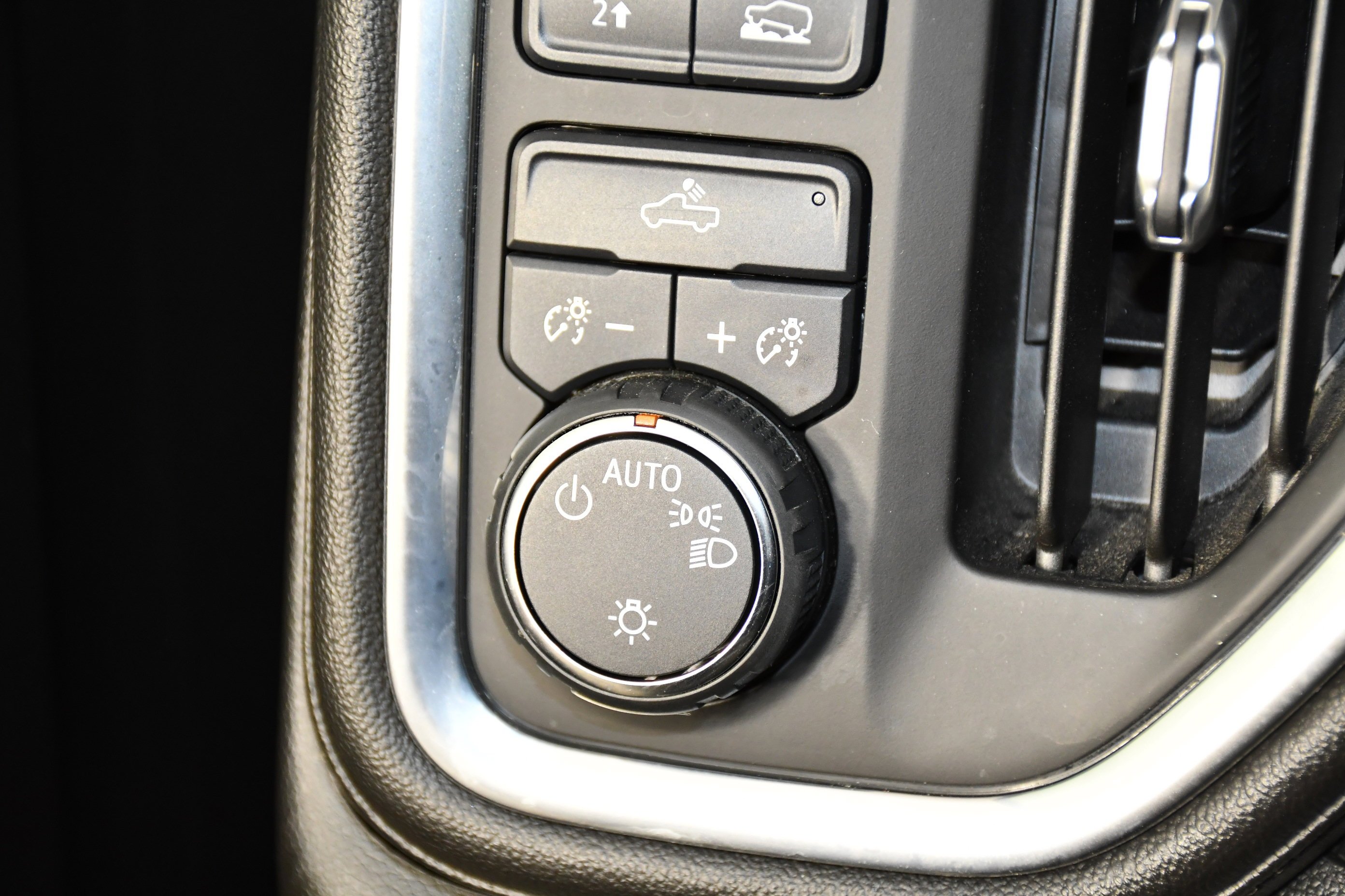 2022 Chevrolet Silverado 1500 LT - Photo 37