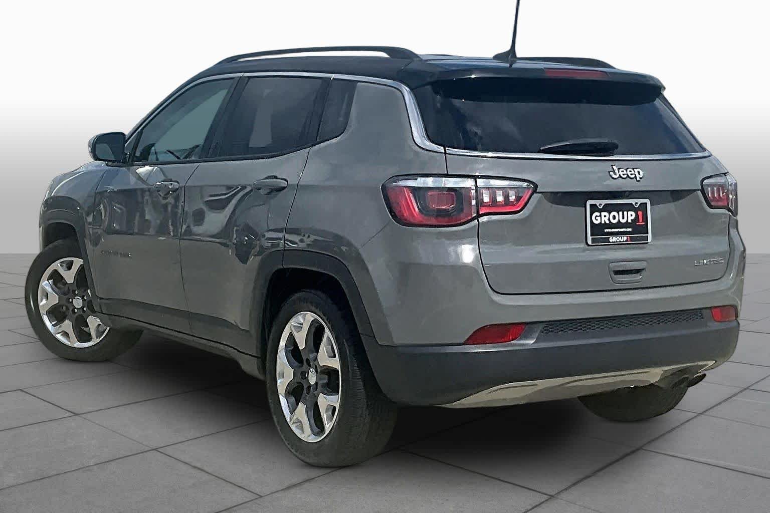 Used 2020 Sting-Gray Clearcoat Jeep Limited image 11