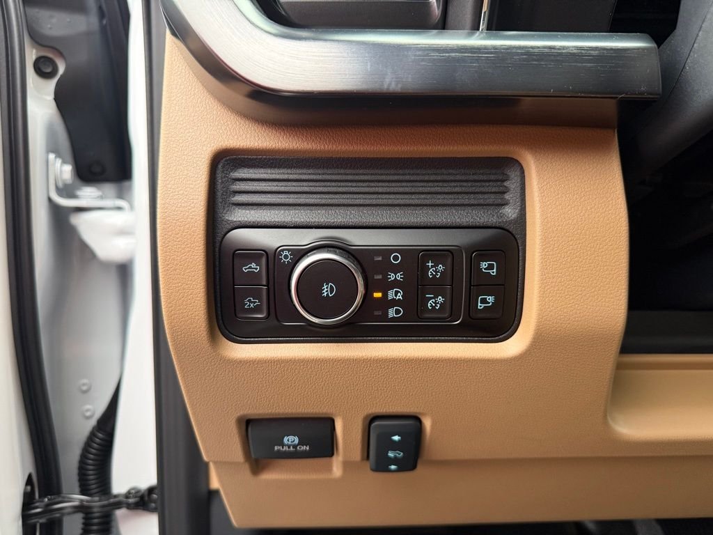 New 2026 Oxford White Ford F-250® Lariat® image 7