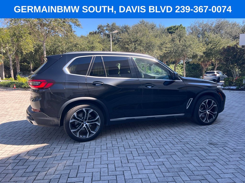Used 2021 Black Sapphire Metallic BMW sDrive40i image 6