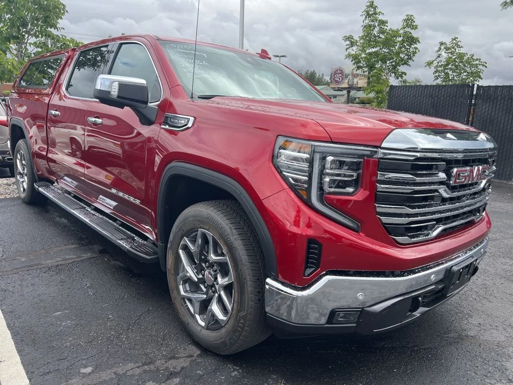 2025 GMC Sierra 4WD Crew Cab Short Box SLT's photo
