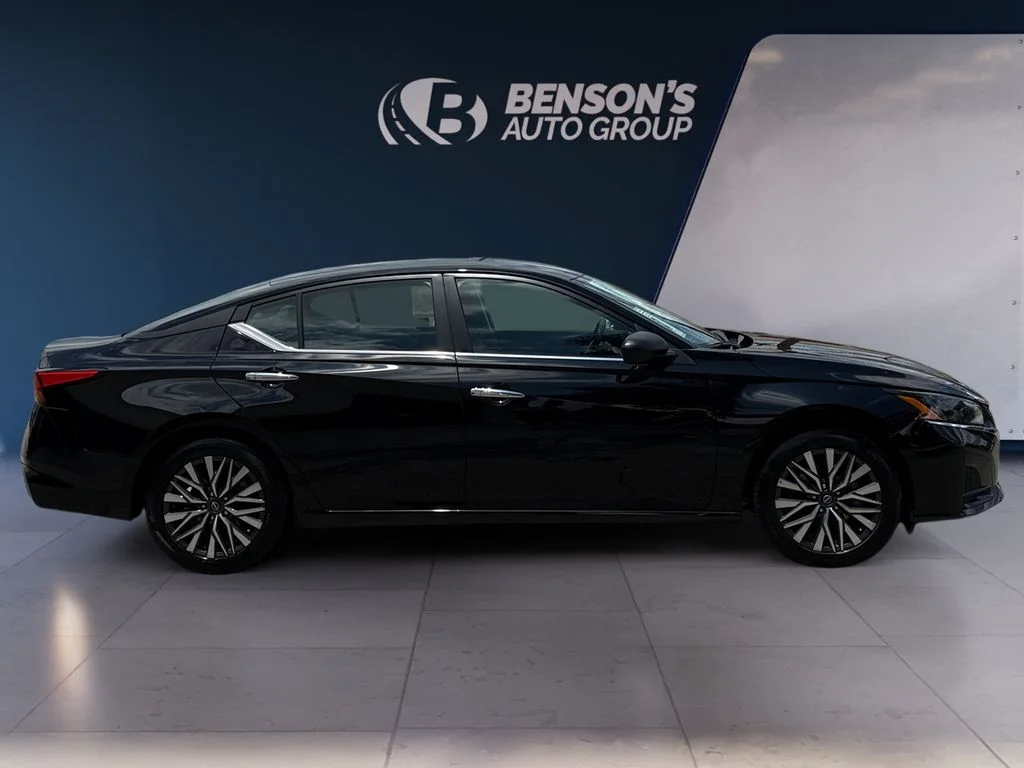 Used 2025 Black Nissan 2.5 SV image 6
