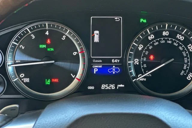 Used 2016 Silver Lexus 570 image 34