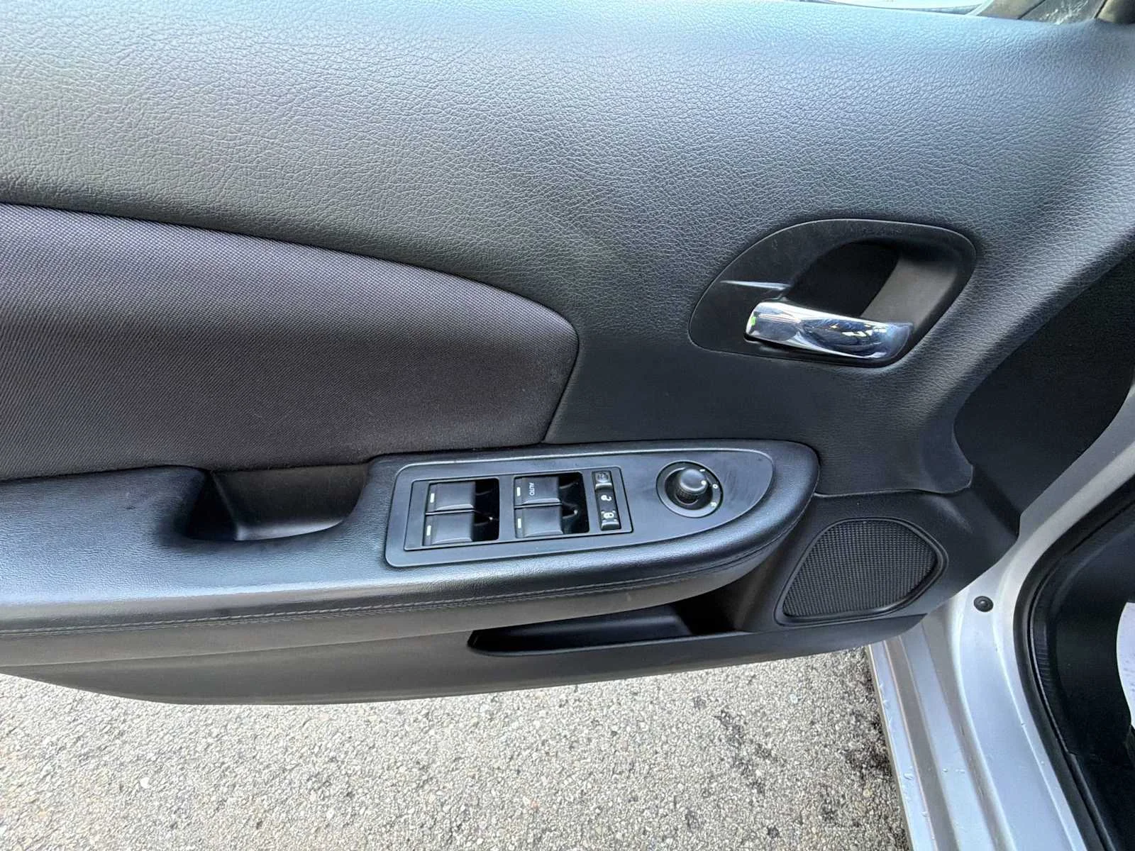 Used 2014 Billet Silver Metallic Clearcoat Chrysler LX image 15