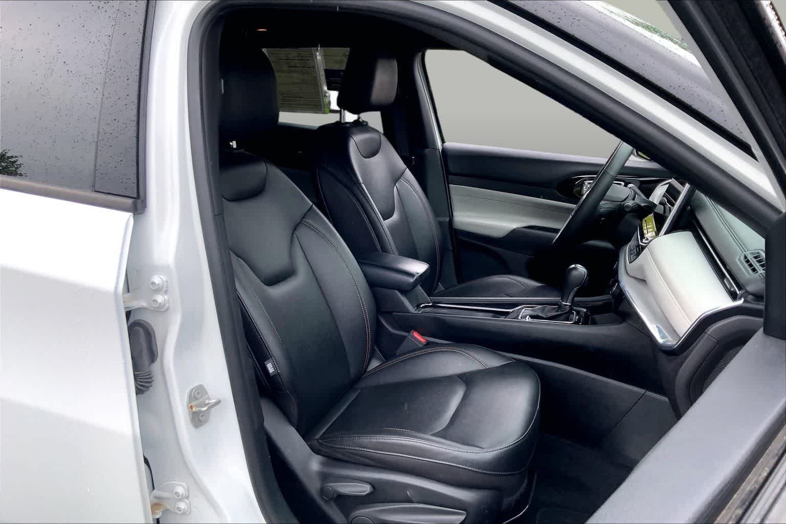 Used 2024 Bright White Clearcoat Jeep Limited image 9