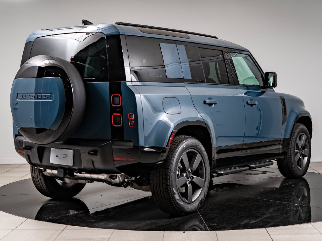 New 2026 Tasman Blue Land Rover X-Dynamic SE image 10