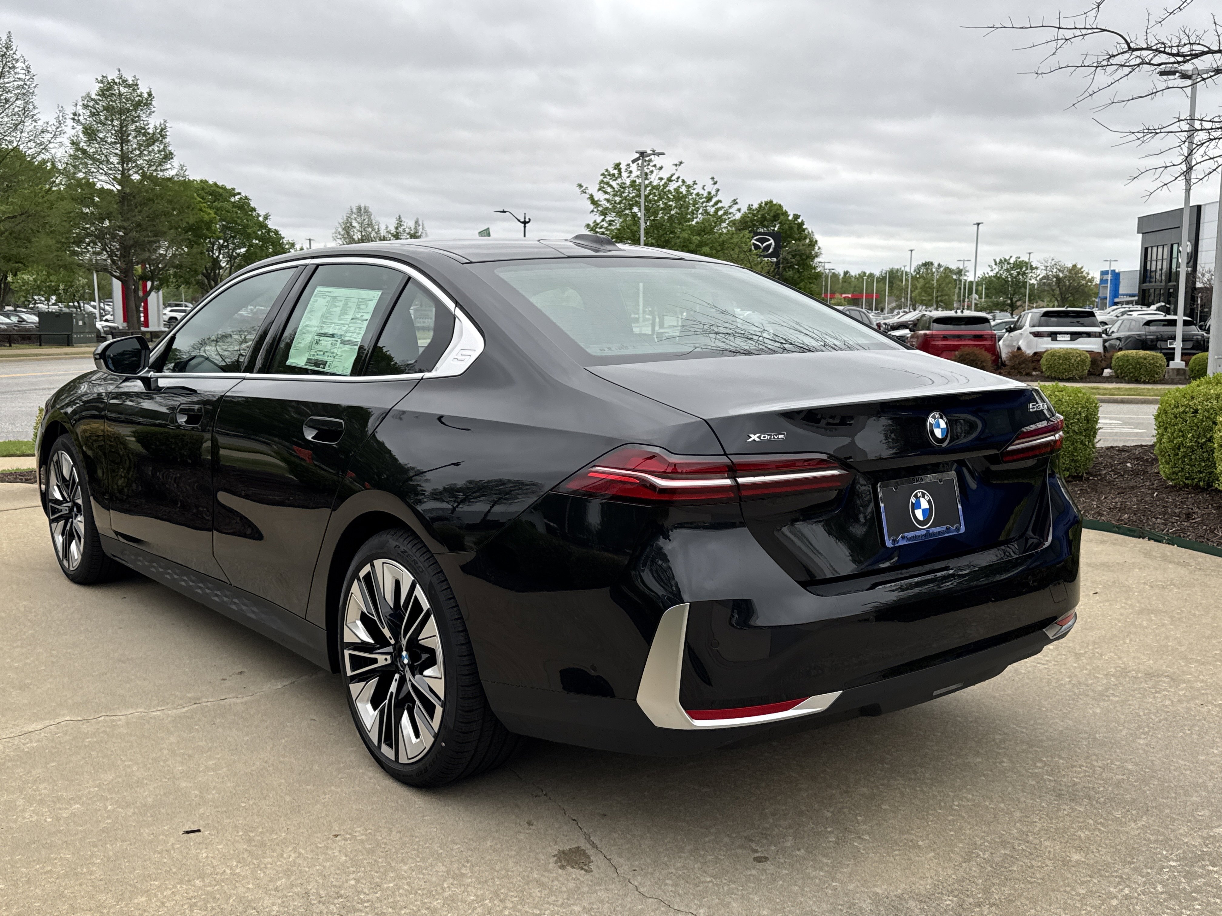 New 2026 BLACK SAPPHIRE BMW 530i xDrive image 3