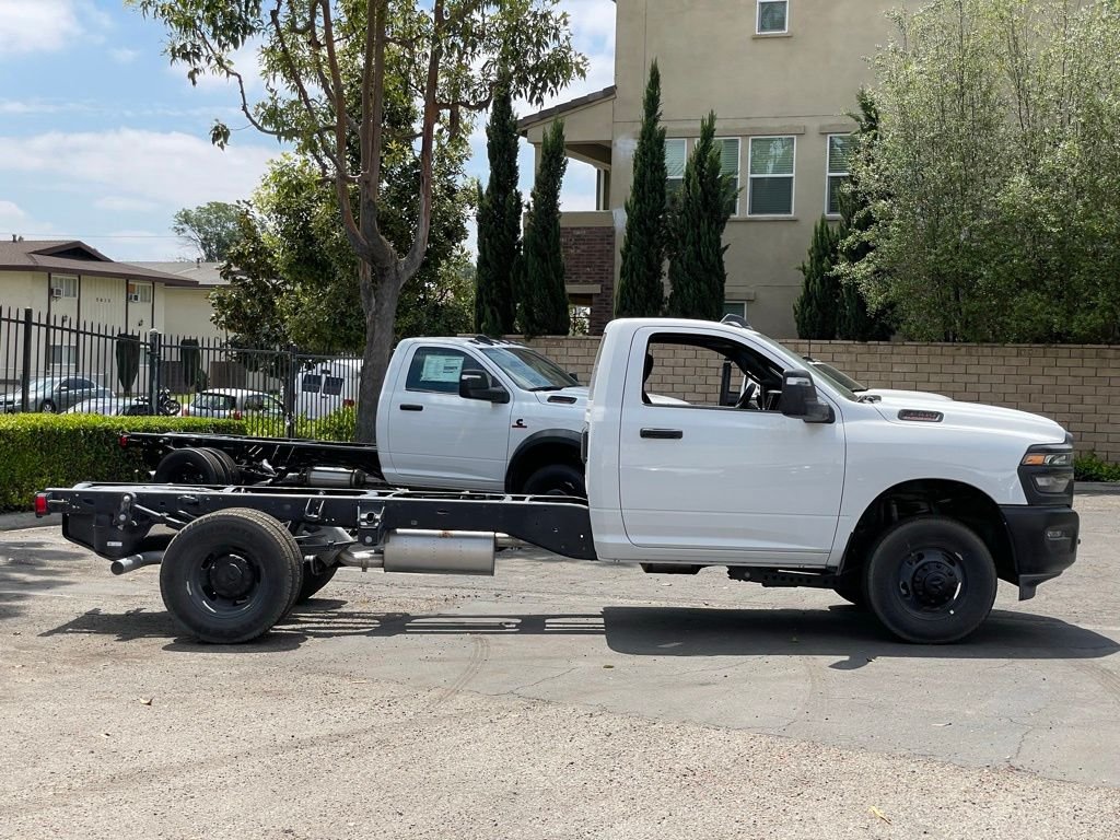 2025 RAM 3500 Chassis Tradesman - Photo 7