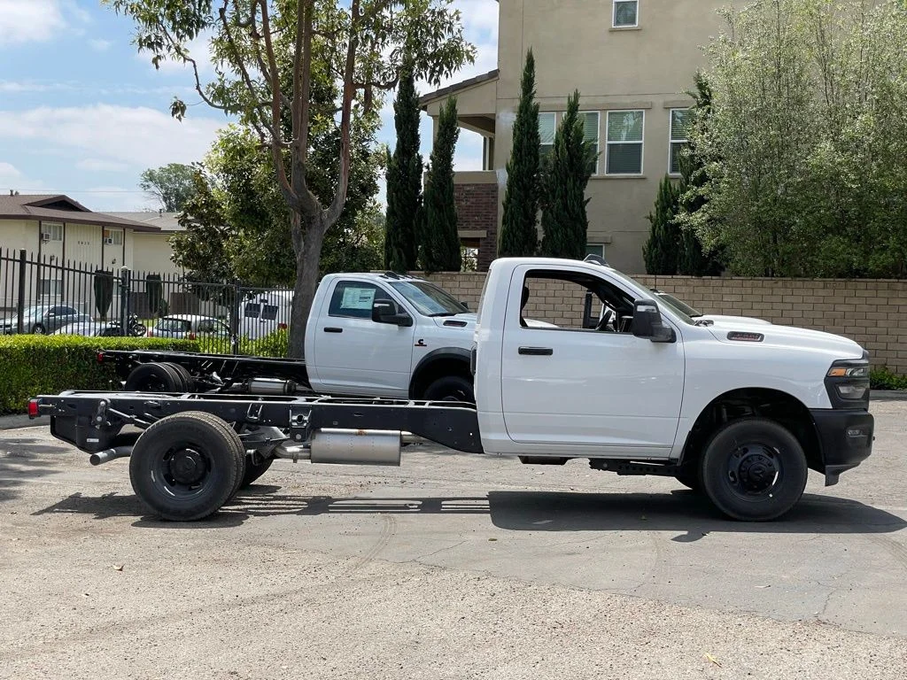 2025 RAM 3500 Chassis Tradesman - Photo 7