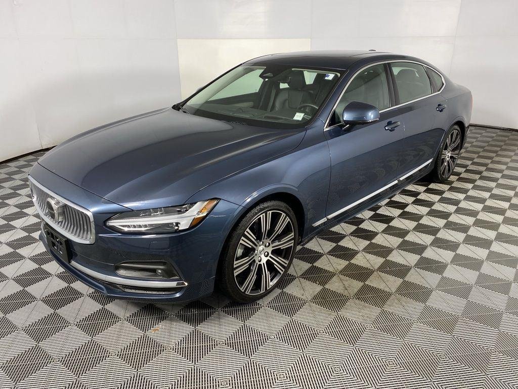 Used 2023 Denim Blue Metallic Volvo Ultimate image 5
