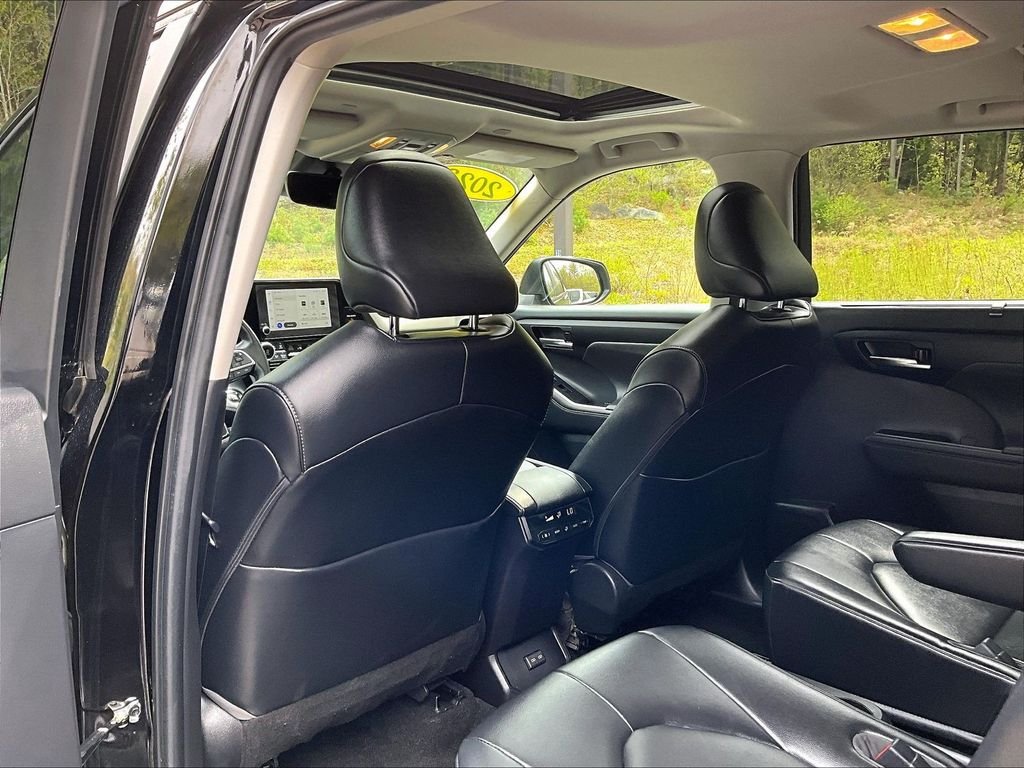 Used 2023 Black Toyota XLE image 23