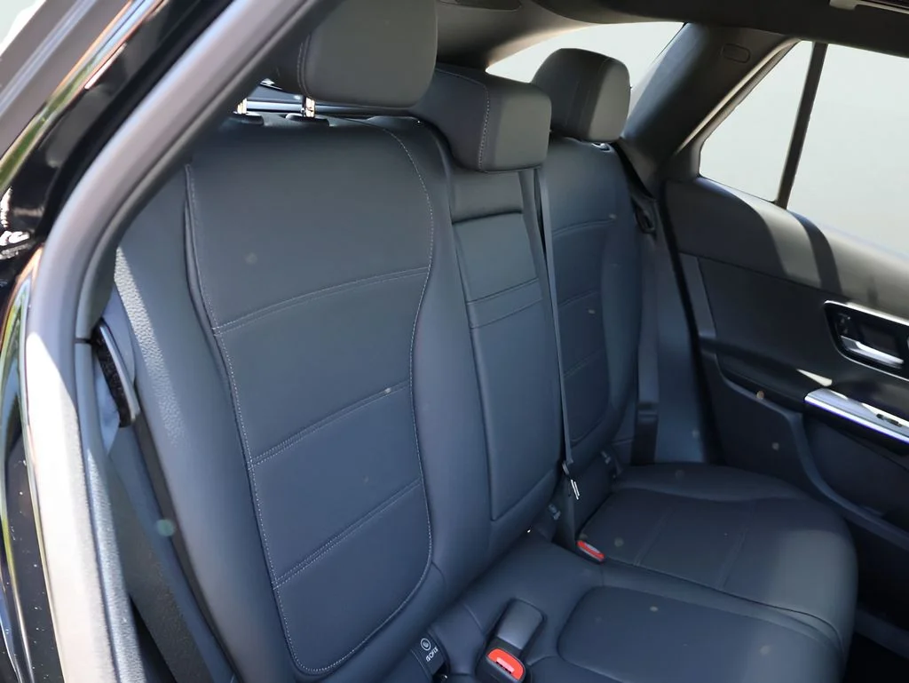 New 2026 Black Mercedes-Benz GLC 300 image 12