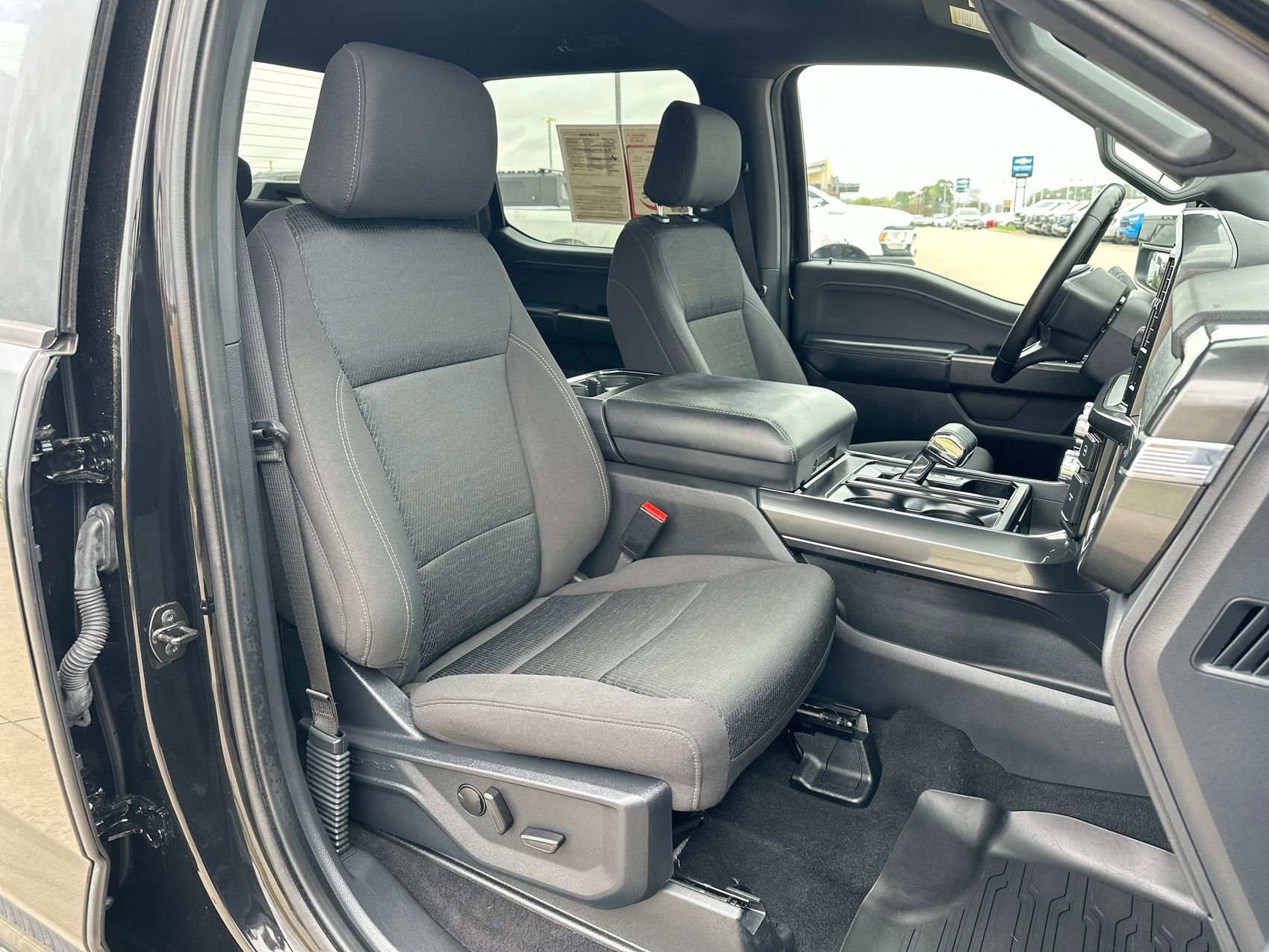 Used 2023 Black Metallic Ford XLT image 24