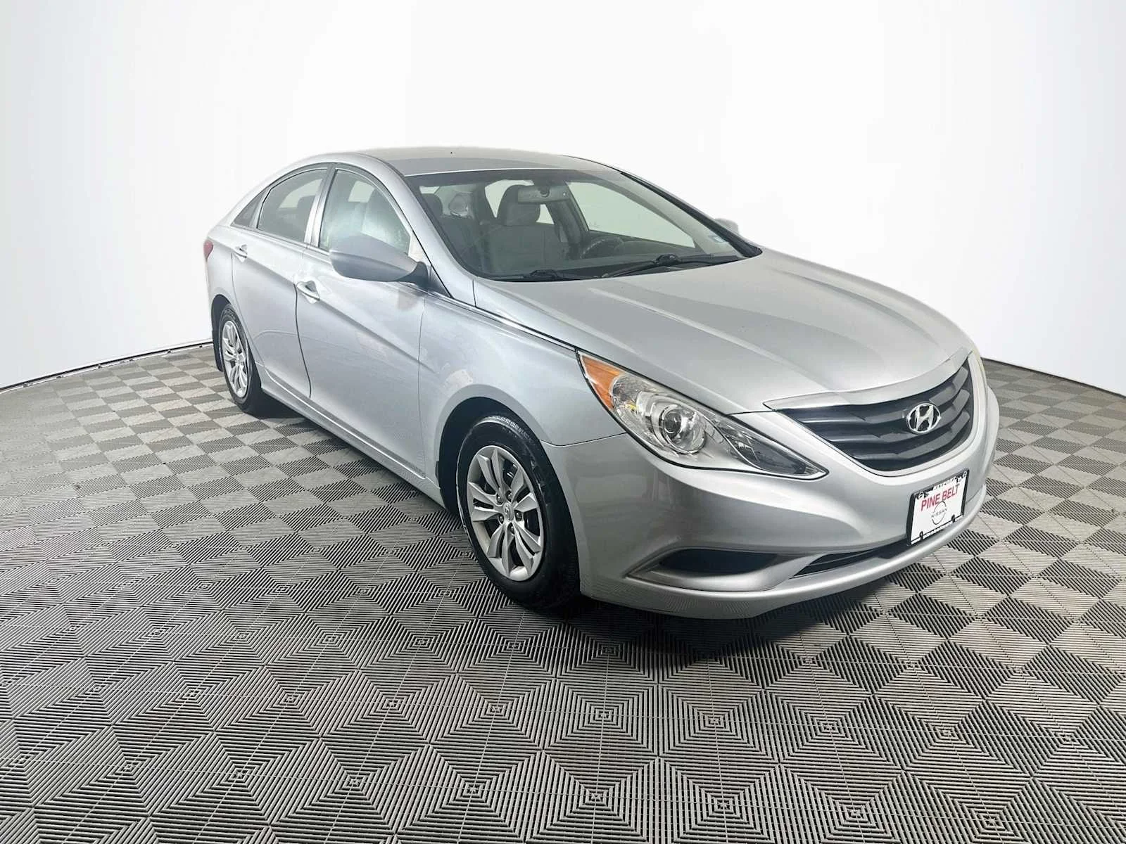 Used 2012 Radiant Silver Hyundai GLS PZEV image 3