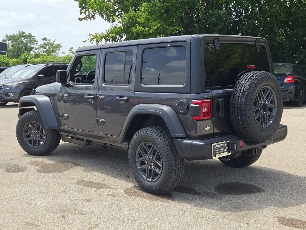 New 2026 Granite Crystal Metallic Clear-Coat Exterior Paint Jeep Sport S image 12
