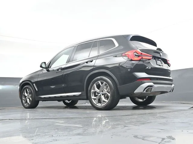 Used 2022 Black BMW xDrive30i image 34