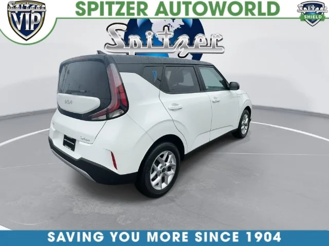 Used 2025 White Kia S image 9