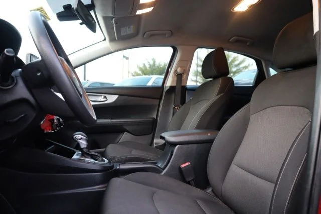 Used 2024 Red Kia LXS image 17